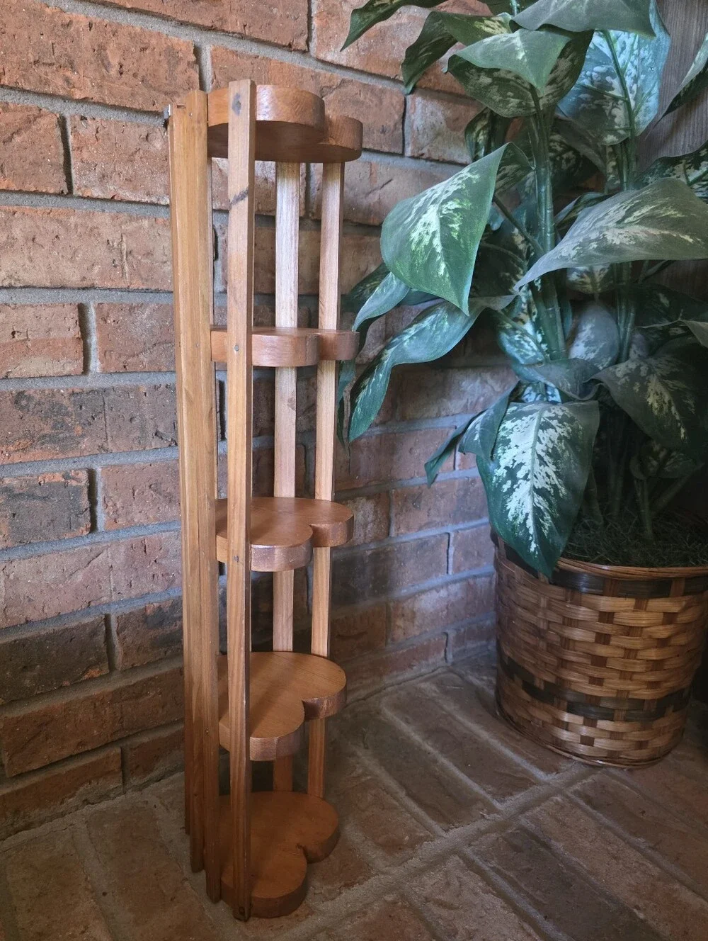 Vintage | 5 Tier Heart-shaped | Corner Shelf | Guc